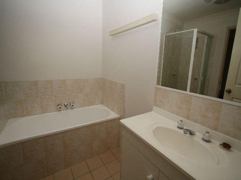 7 Clarence Place, Forest Lake QLD 4078