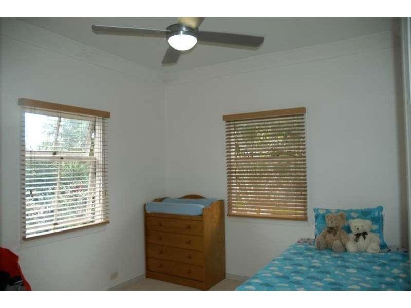 147 Morehead Avenue, Norman Park QLD 4170