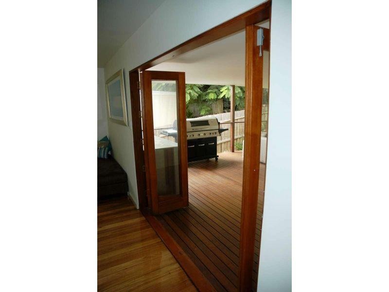 147 Morehead Avenue, Norman Park QLD 4170