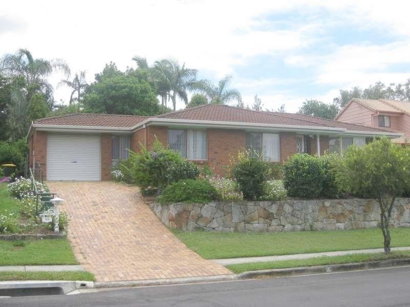 102 Cadogan Street, Carindale QLD 4152