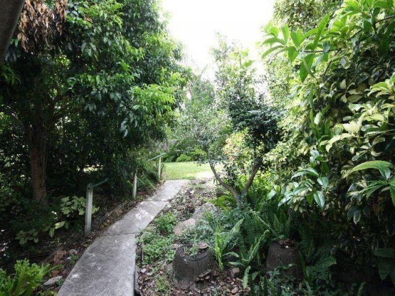 102 Cadogan Street, Carindale QLD 4152