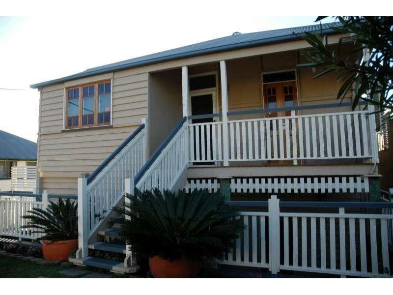 46 Ninth Avenue, Coorparoo QLD 4151