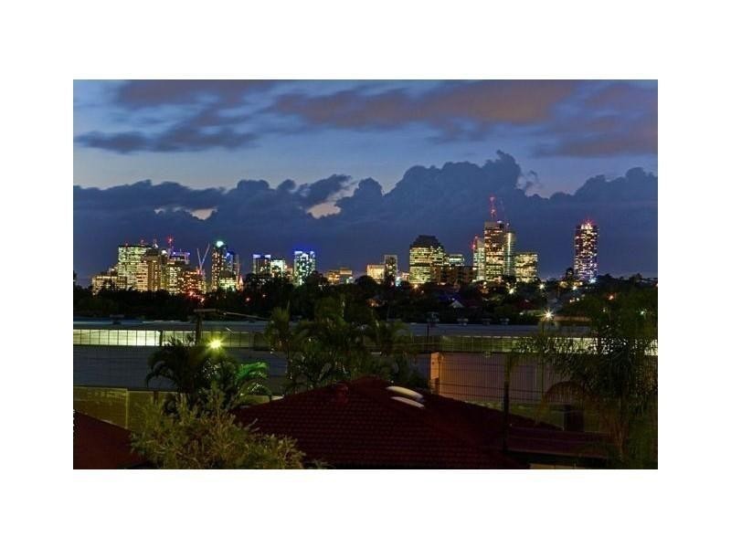 46 Ninth Avenue, Coorparoo QLD 4151