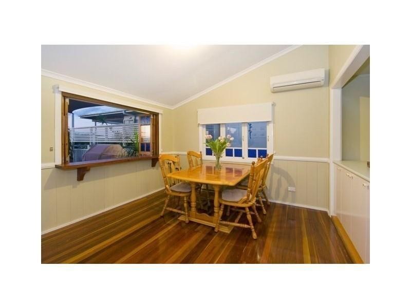 46 Ninth Avenue, Coorparoo QLD 4151