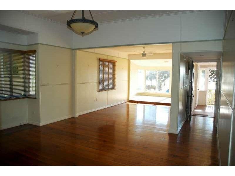 83 Waterloo Esplanade, Wynnum QLD 4178