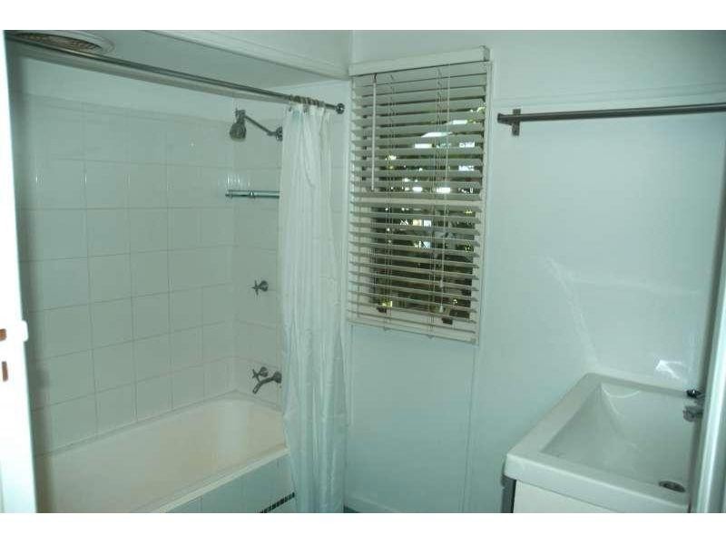 83 Waterloo Esplanade, Wynnum QLD 4178