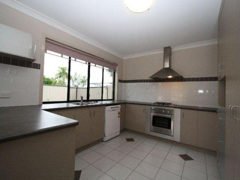 4 Adnar Street, Wishart QLD 4122