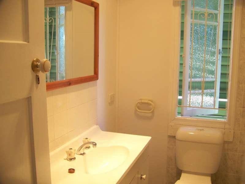 27 Vale Street, Wavell Heights QLD 4012