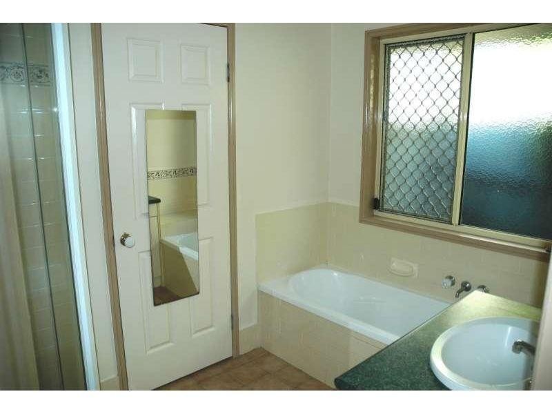 104 Castile Crescent, Edens Landing QLD 4207