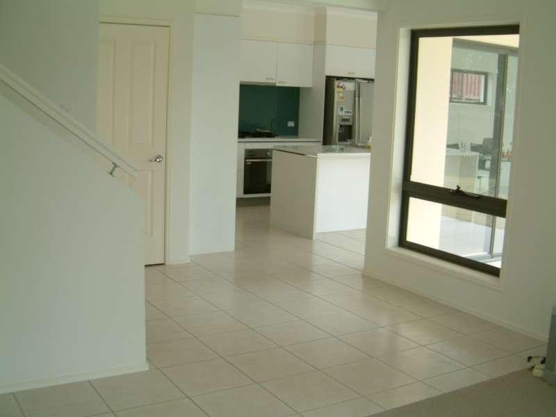 18 Yvonne Road, Eight Mile Plains QLD 4113