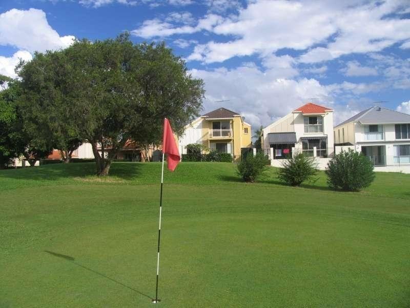 52 Flame Tree Crescent, Carindale QLD 4152