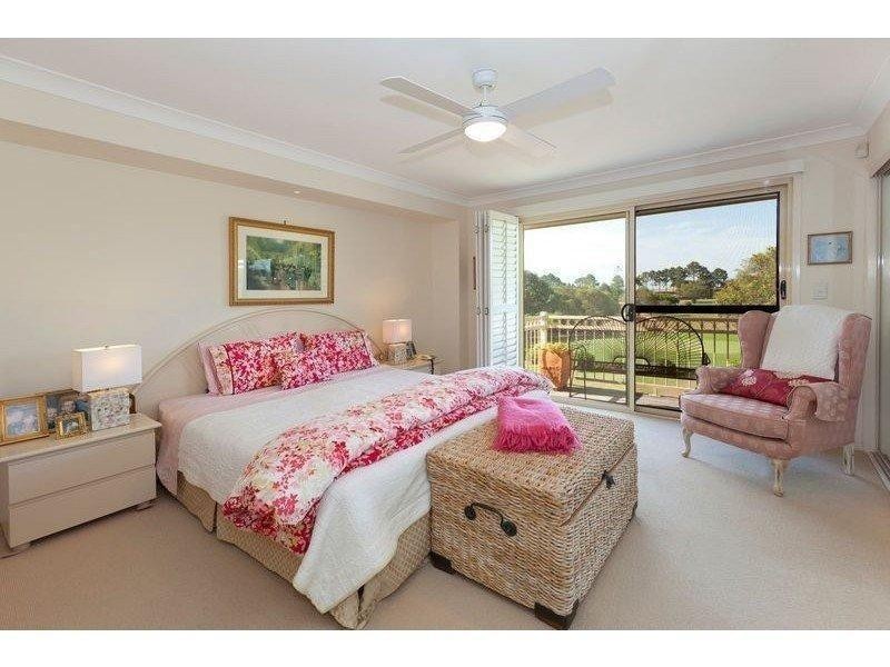 52 Flame Tree Crescent, Carindale QLD 4152