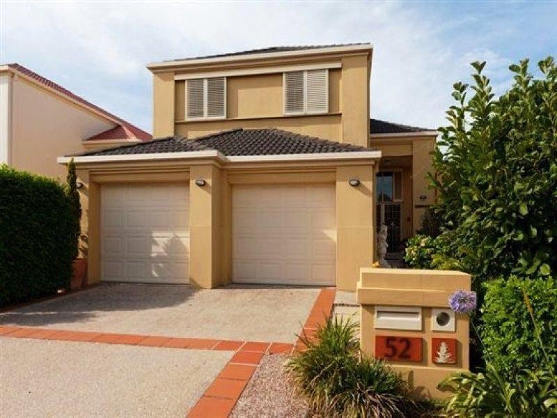 52 Flame Tree Crescent, Carindale QLD 4152
