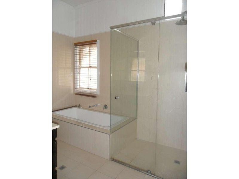 21 Thorne Street, Windsor QLD 4030