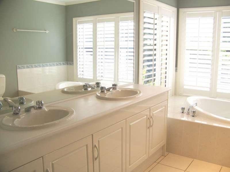 10 Brent Street, Newmarket QLD 4051