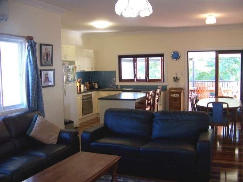 71 Crump Street, Holland Park West QLD 4121