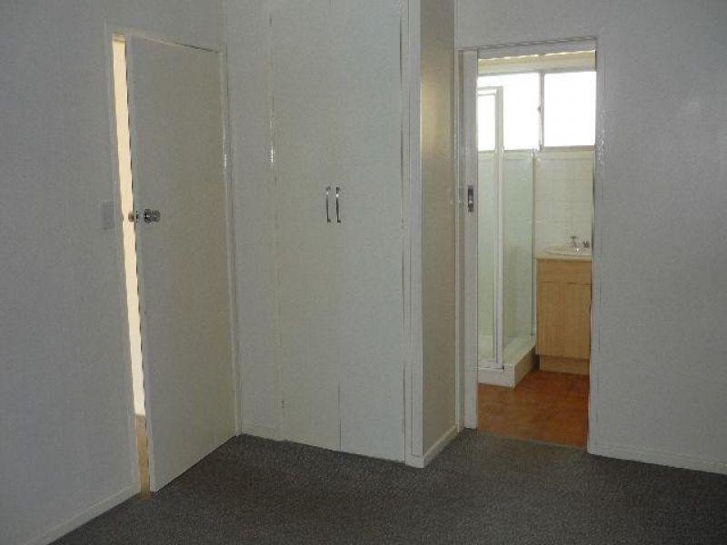 2/70 Peach Street, Greenslopes QLD 4120