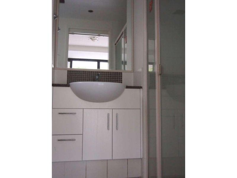 201/8 Land Street, Toowong QLD 4066