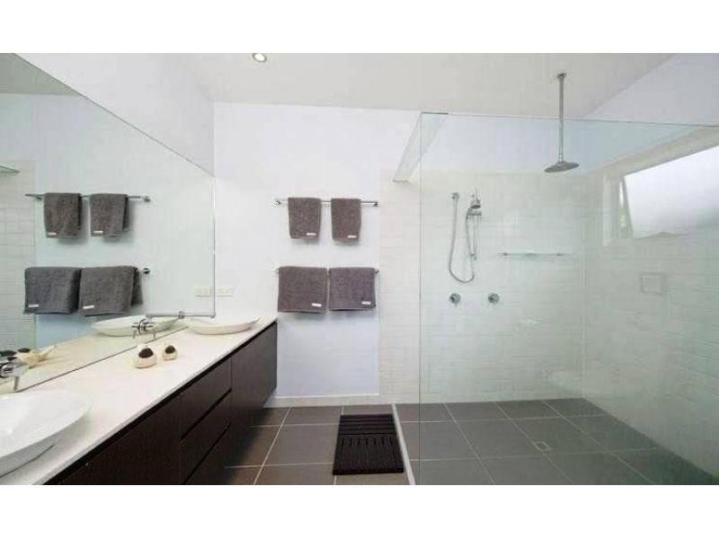 72 King Arthur Terrace, Tennyson QLD 4105