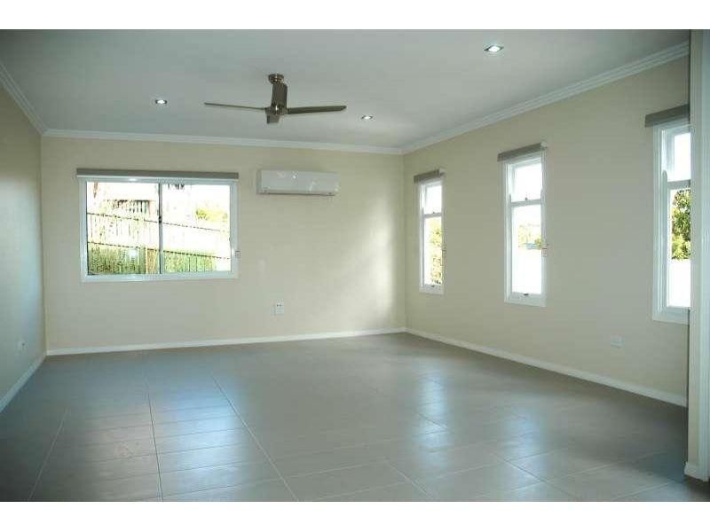 1/53 Raby Road, Coorparoo QLD 4151