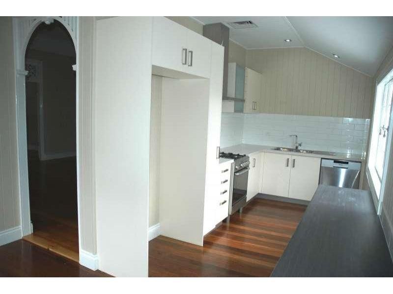 2/53 Raby Road, Coorparoo QLD 4151