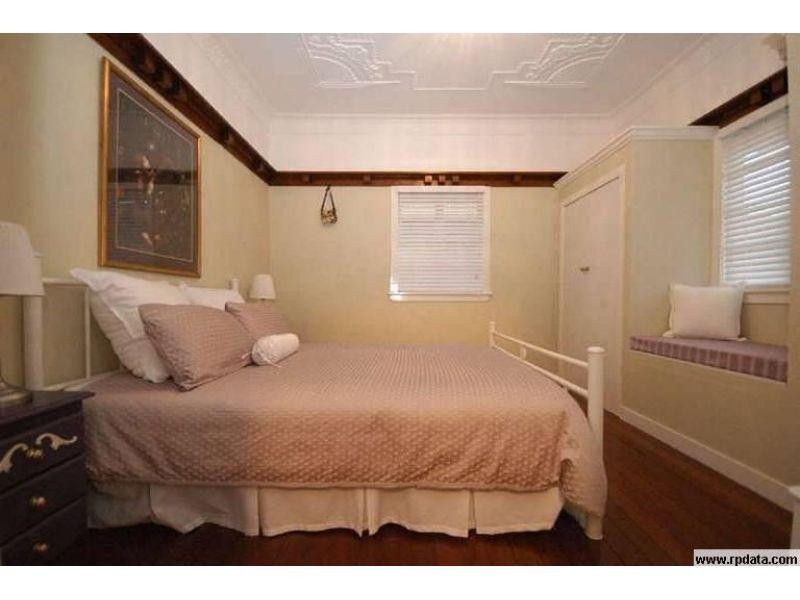 26 Crawford Avenue, Stafford QLD 4053