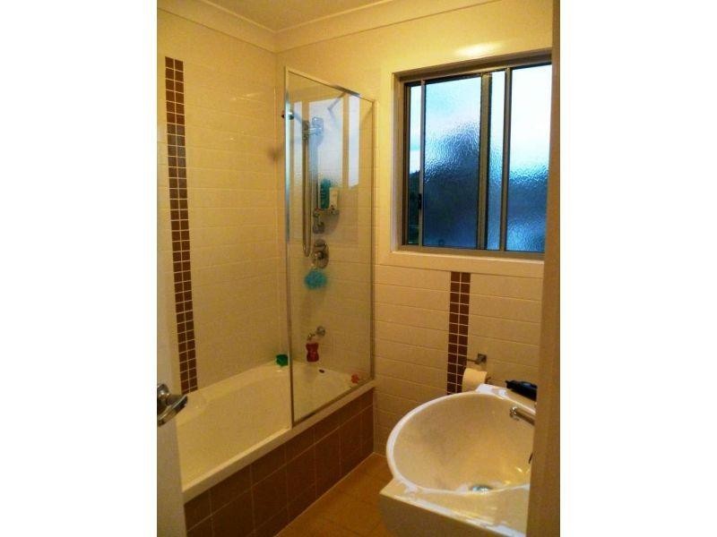 2/12 Dinmore Street, Moorooka QLD 4105