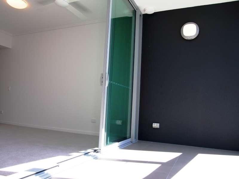 10505/8 Harbour Road, Hamilton QLD 4007