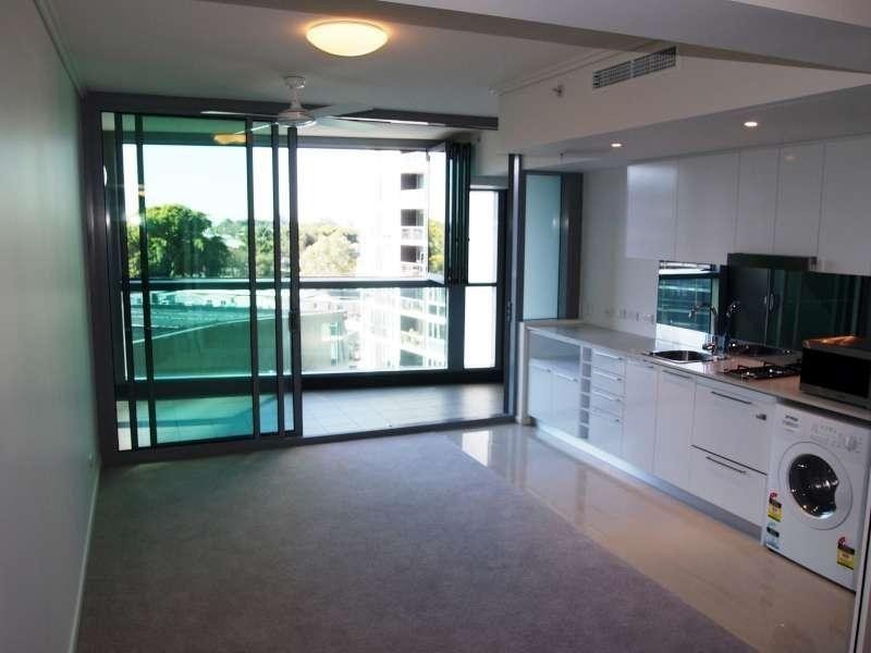 10505/8 Harbour Road, Hamilton QLD 4007