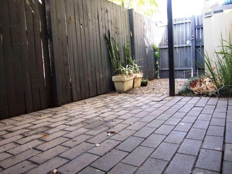 2/12 Bailey Street, New Farm QLD 4005