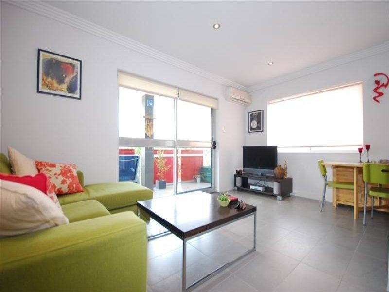 2/17 Frederick Street, Annerley QLD 4103