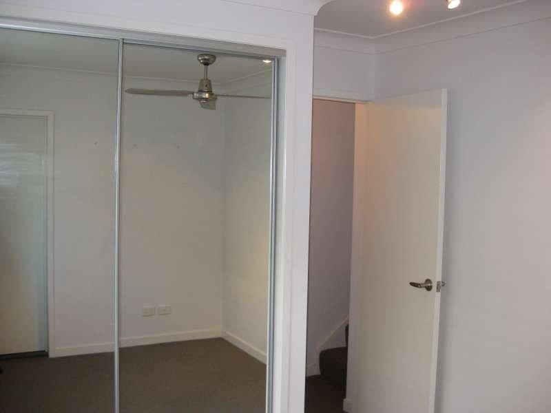 2/17 Frederick Street, Annerley QLD 4103