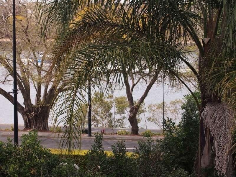 20/9 Land Street, Toowong QLD 4066