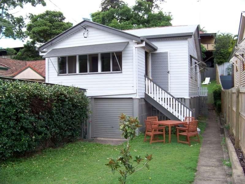 9 Grove Street, Red Hill QLD 4059