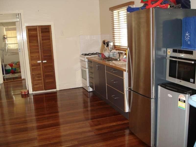 9 Grove Street, Red Hill QLD 4059