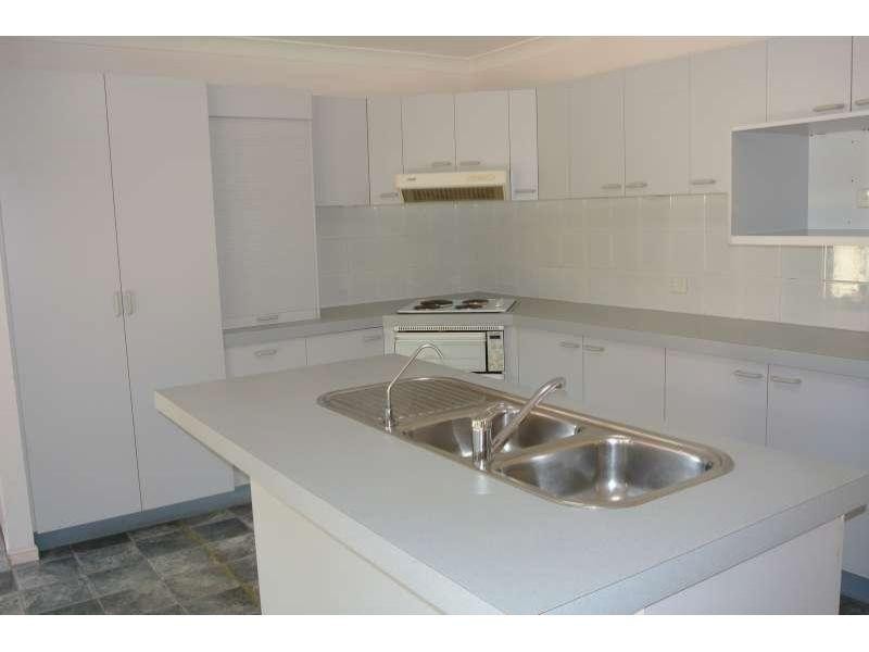 88 Greenford Street, Chapel Hill QLD 4069