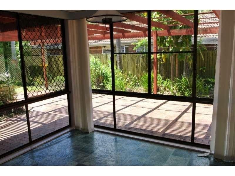 88 Greenford Street, Chapel Hill QLD 4069