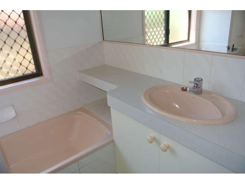 88 Greenford Street, Chapel Hill QLD 4069