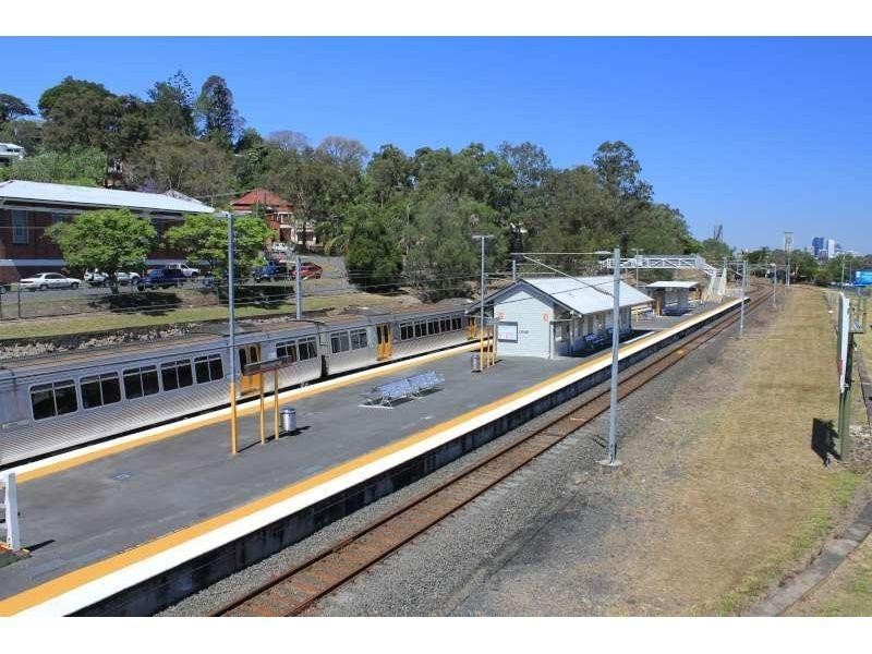 4 Murrell Street, Newmarket QLD 4051