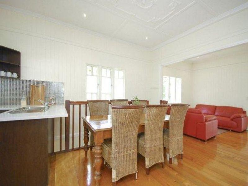 42 Shaw Road, Wooloowin QLD 4030