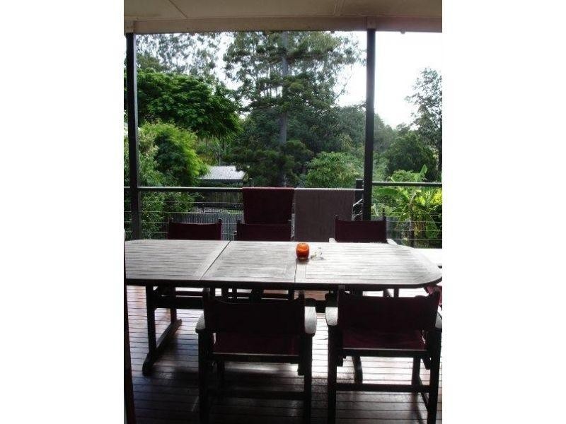 42 Shaw Road, Wooloowin QLD 4030
