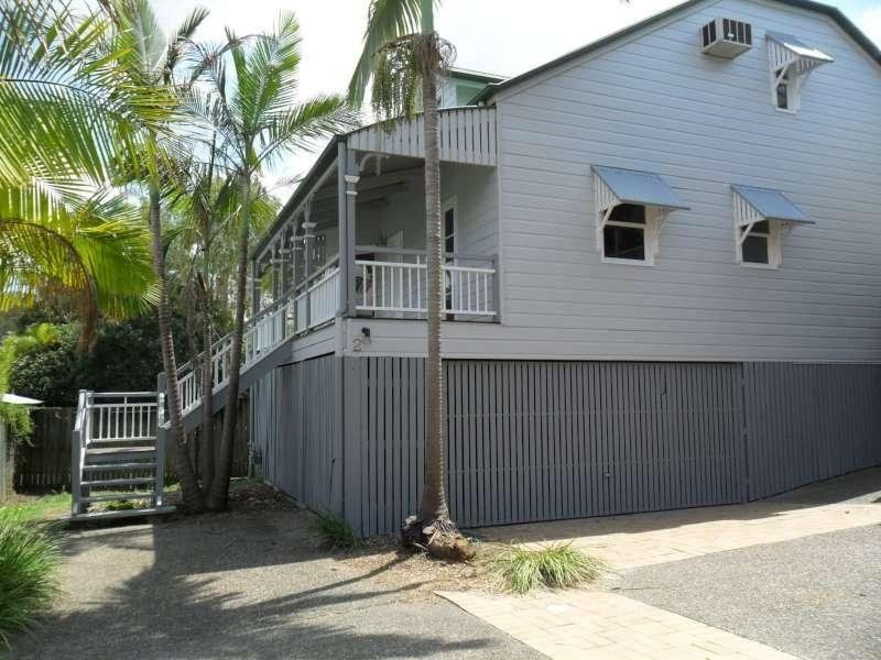 2/10 Cook Street, Red Hill QLD 4059