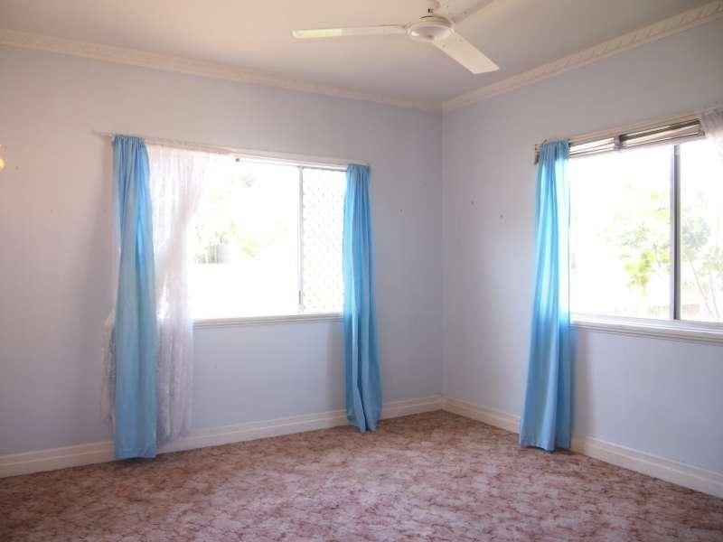 12 Tathra Street, Stafford QLD 4053