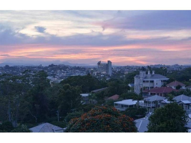 9/42 Toorak Road, Hamilton QLD 4007