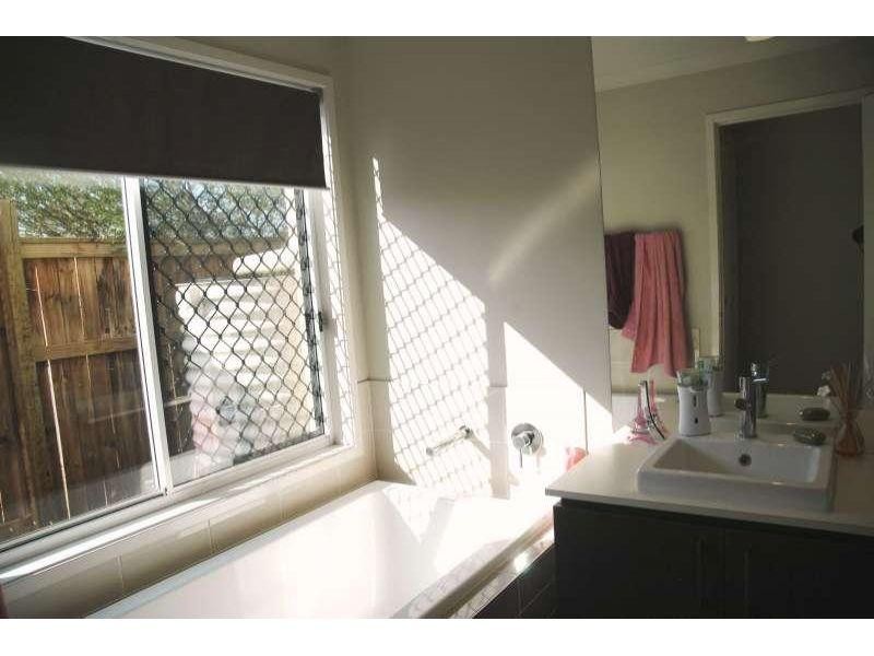 20 Rosella Crescent, Springfield Lakes QLD 4300