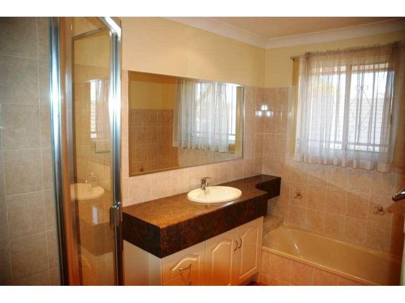 261 Winstanley Street, Carindale QLD 4152