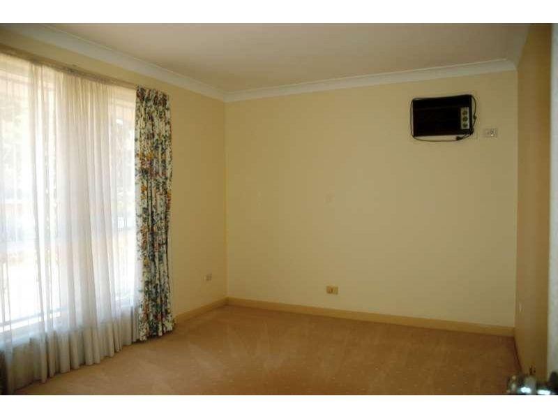 261 Winstanley Street, Carindale QLD 4152