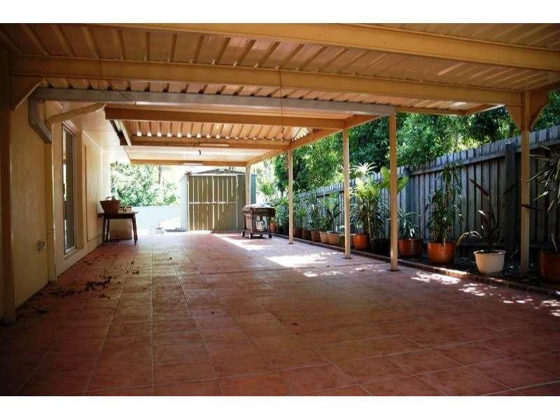 261 Winstanley Street, Carindale QLD 4152