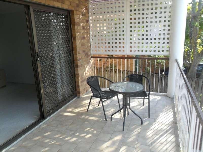 2/45 Harold Street, Holland Park QLD 4121