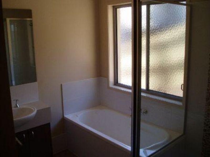 52 Goundry Drive, Holmview QLD 4207